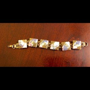 GOLD ANTIQUE BRACELET.